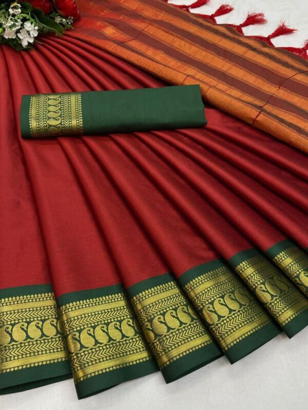 Maroon & Green Silk Woven Saree With Unstitched Blouse - Image 4
